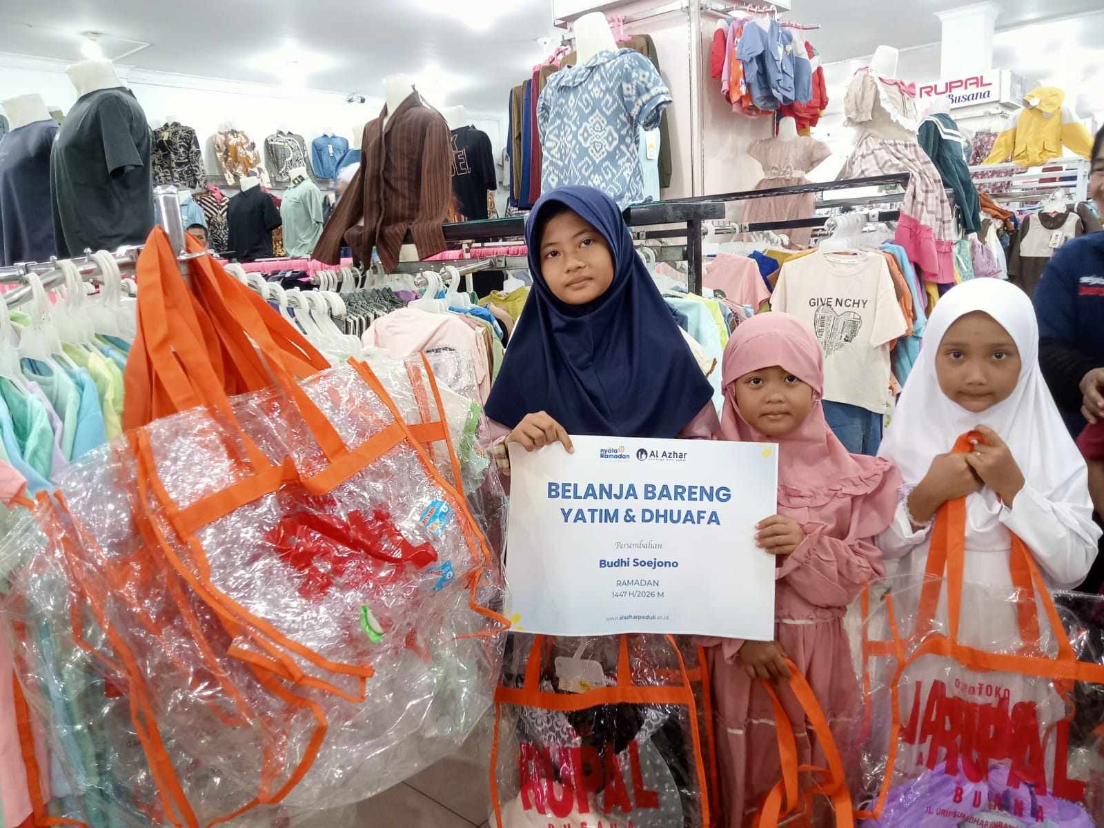 Aksi Belanja Yatim di Jeruklegi Cilacap, Bahagiakan Anak-Anak Dusun Pagak di Bulan Ramadan